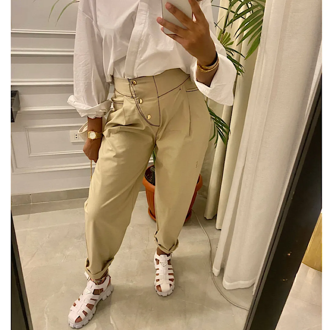 Beige gabardine snap button pants