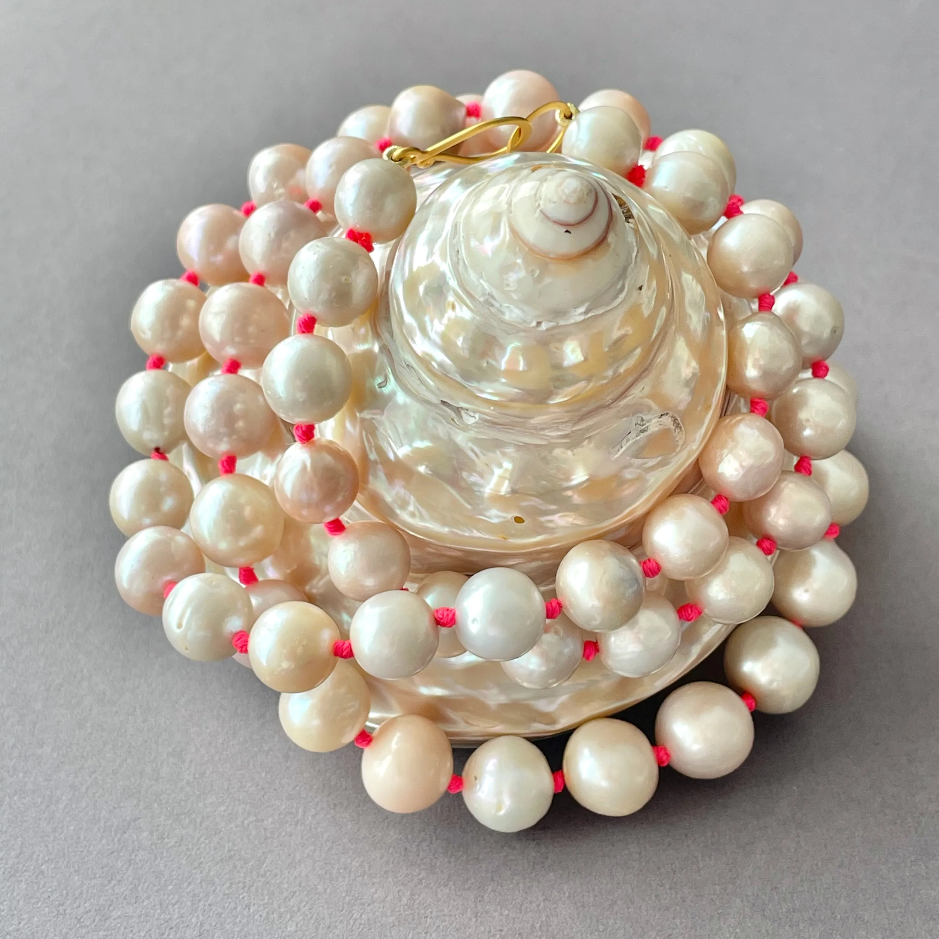 boké Japan Kasumi pearls on neon knots