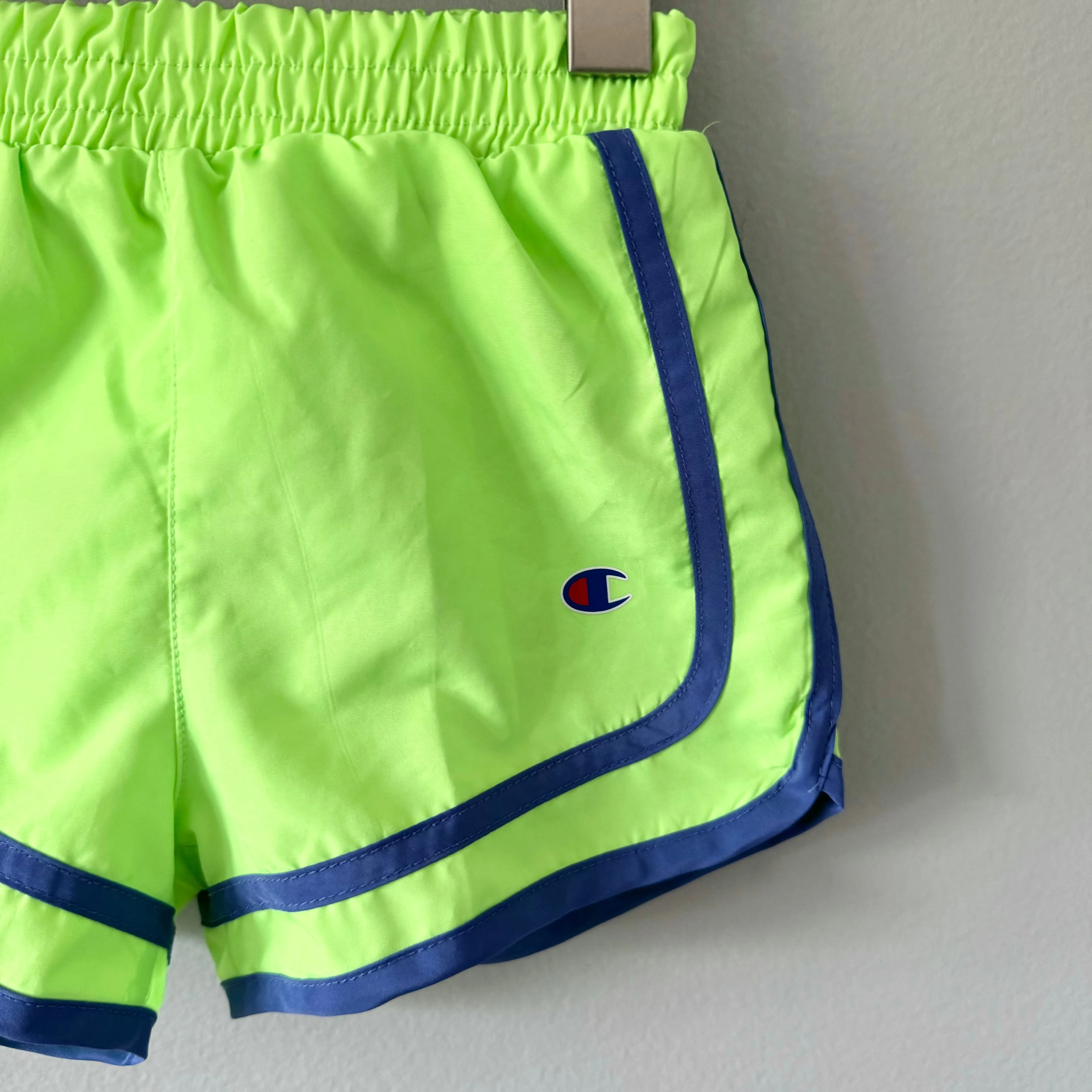 Champion / Neon shorts / 6Y