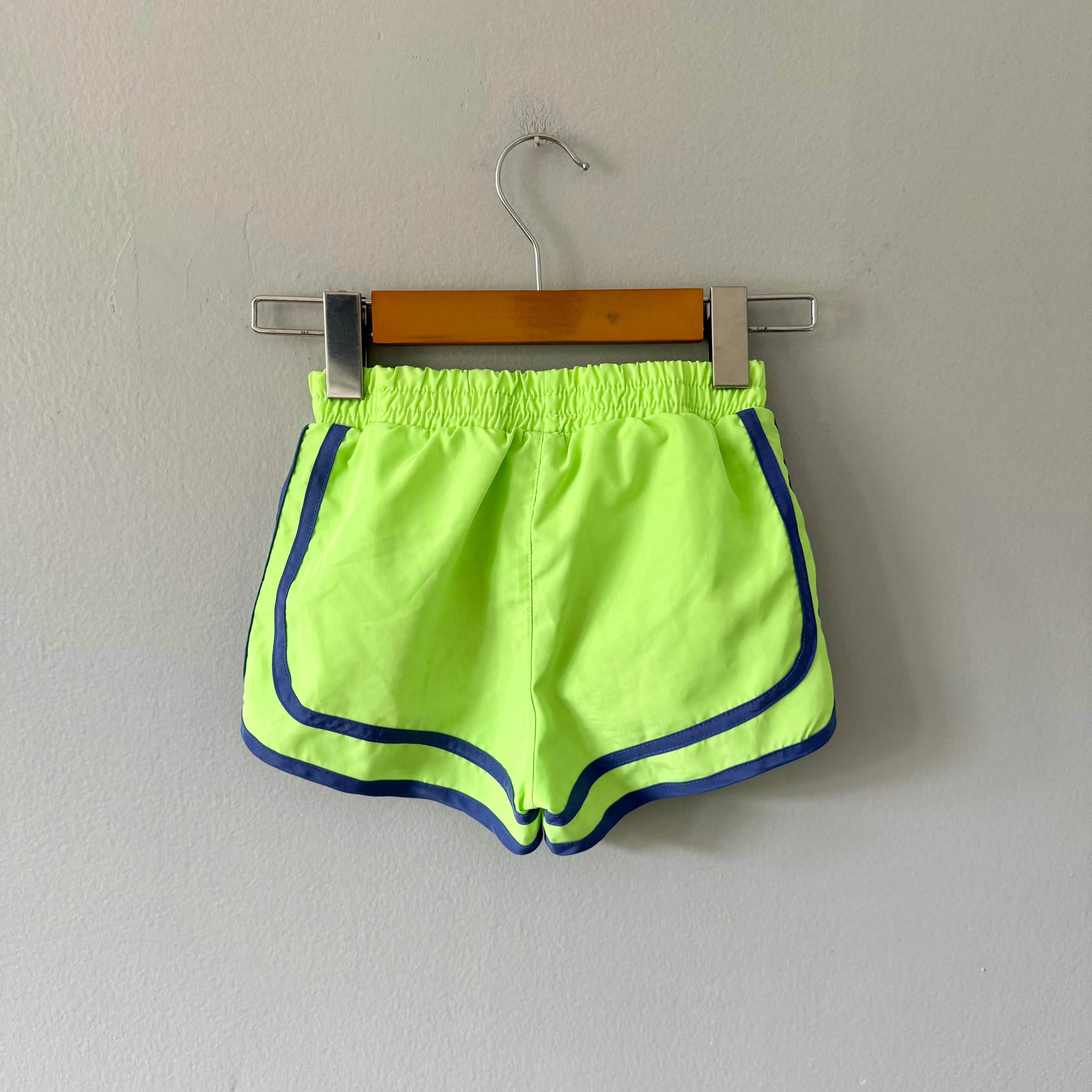 Champion / Neon shorts / 6Y