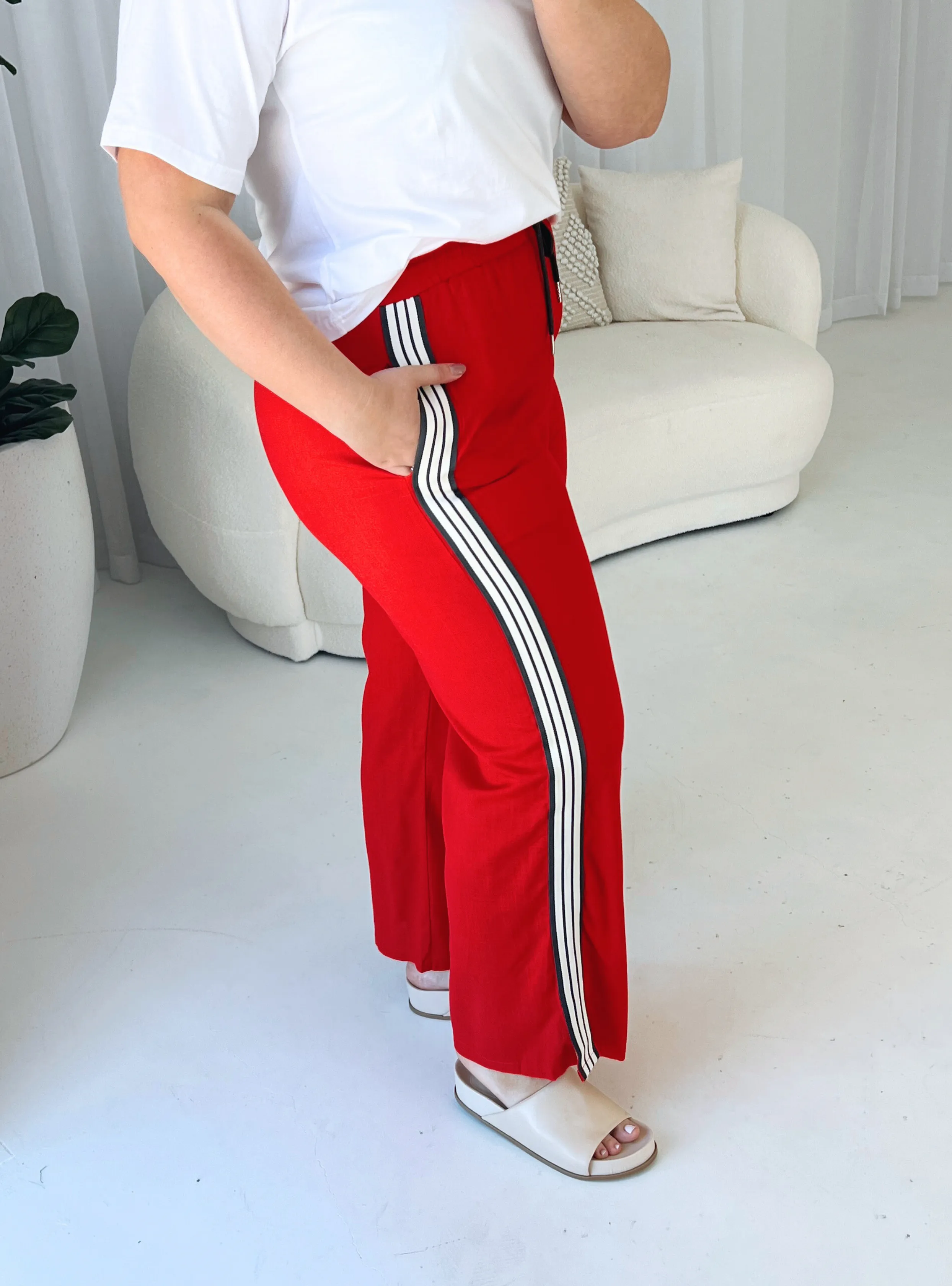 ELISHA WIDE LEG PANT - Red