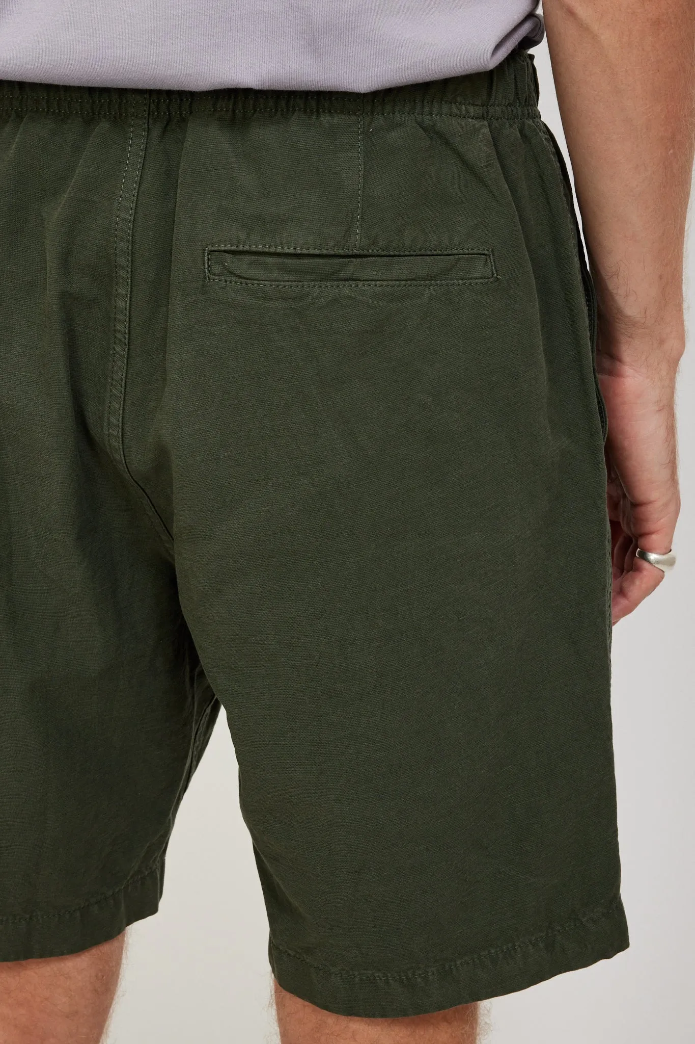 Ezra Relaxed Cotton Linen Short Spruce Green