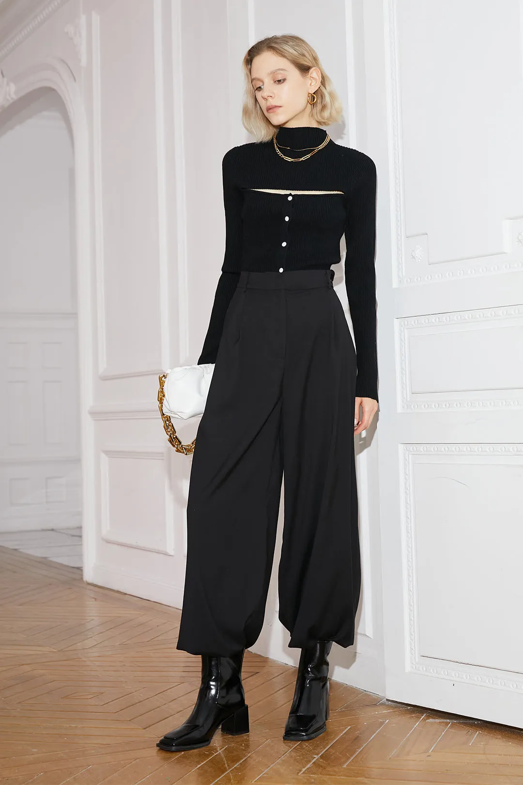 High-waisted trousers | Loose leggings | Street shot leggings