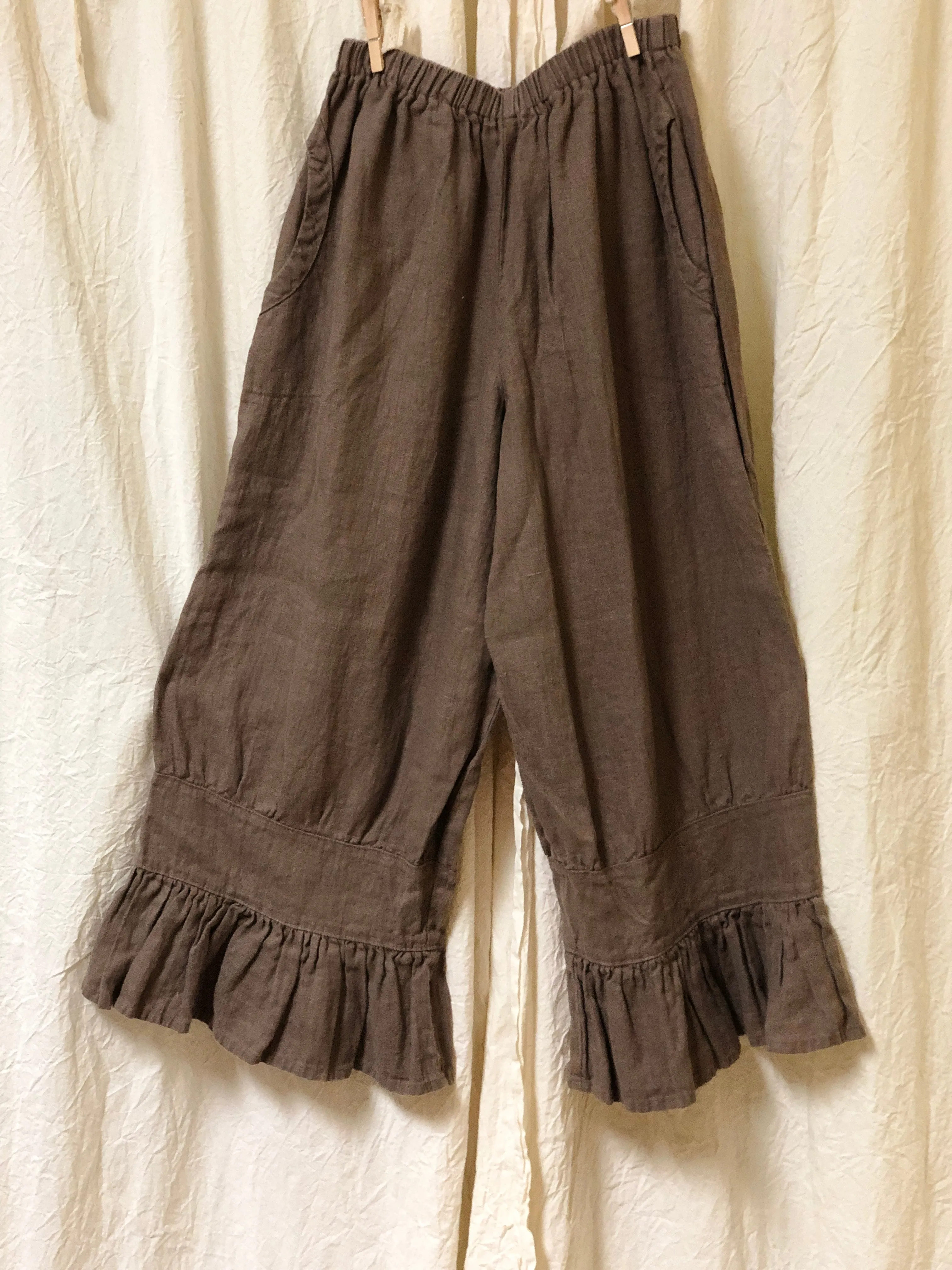 Janis Bloomer Crop in Linen, USA