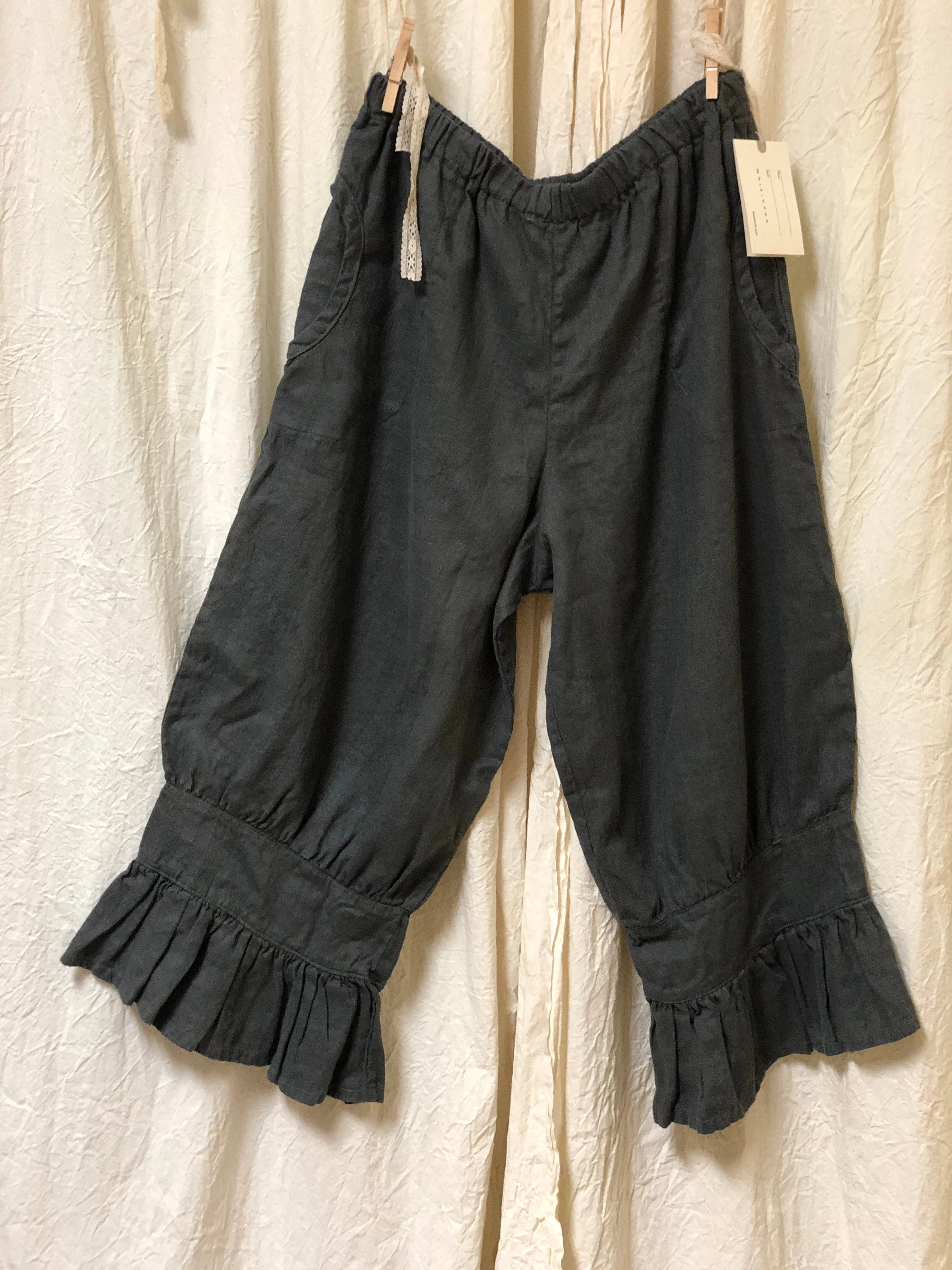 Janis Bloomer Crop in Linen, USA