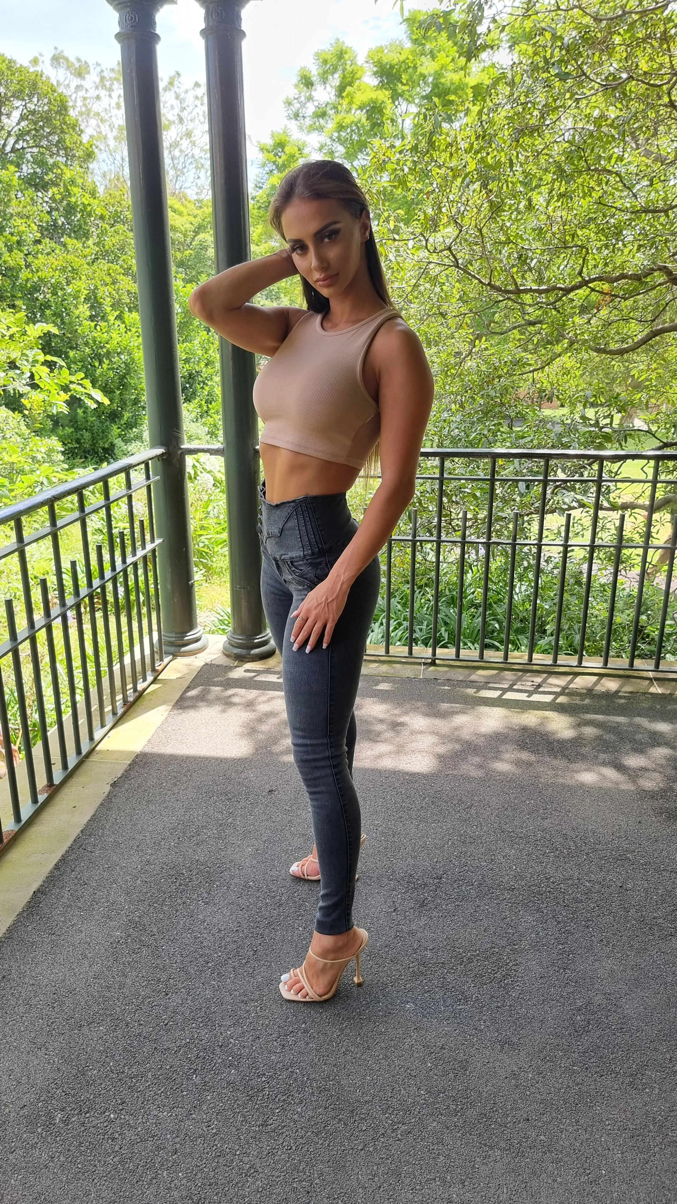 kris Push Up Jeans - High Waisted - Dark Grey