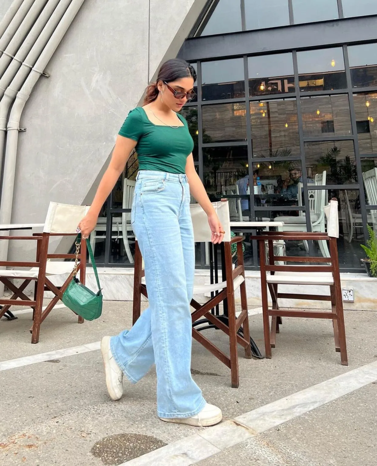 Lite Wash High-Rise Wide Leg Jeans