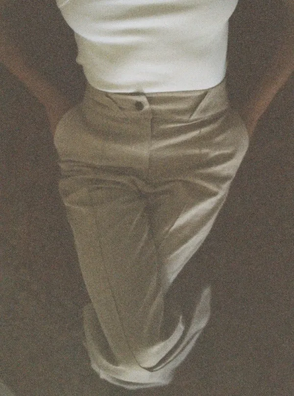 Mae Pant, Natural