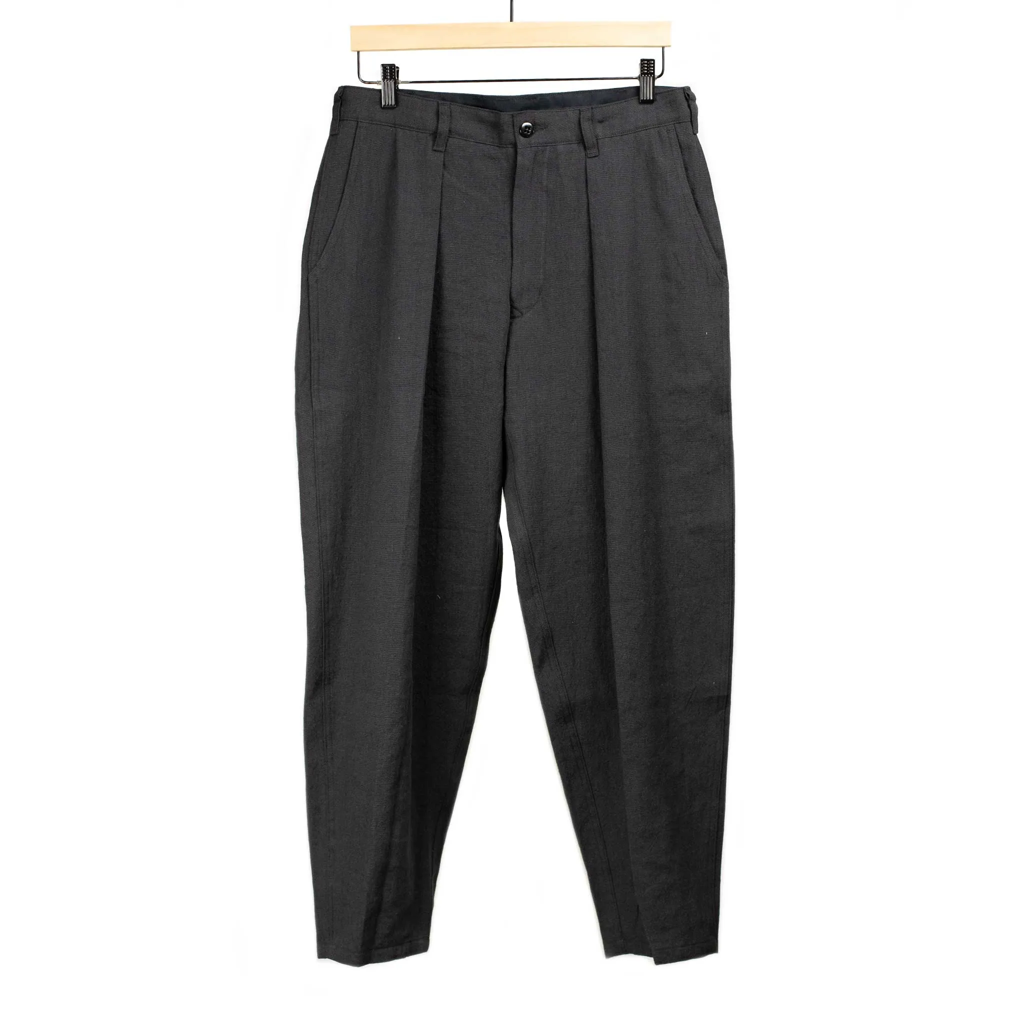 Riding pants in black linen