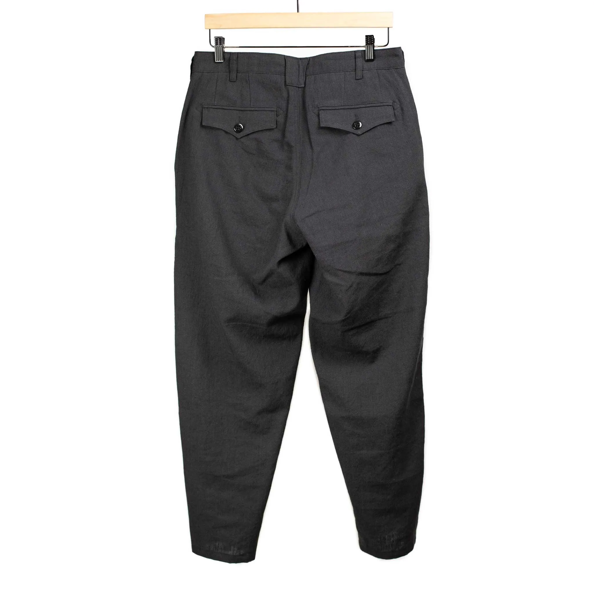 Riding pants in black linen
