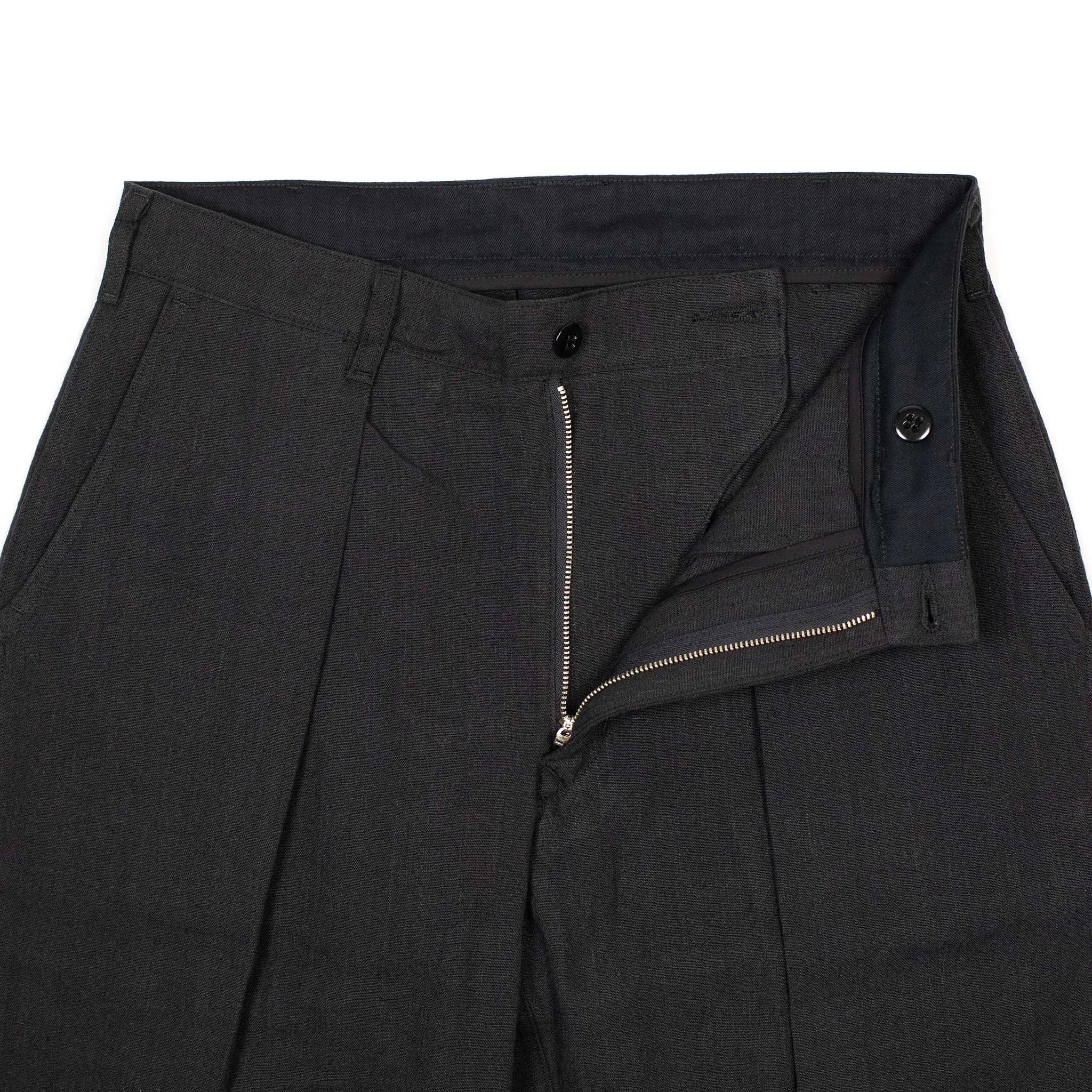 Riding pants in black linen