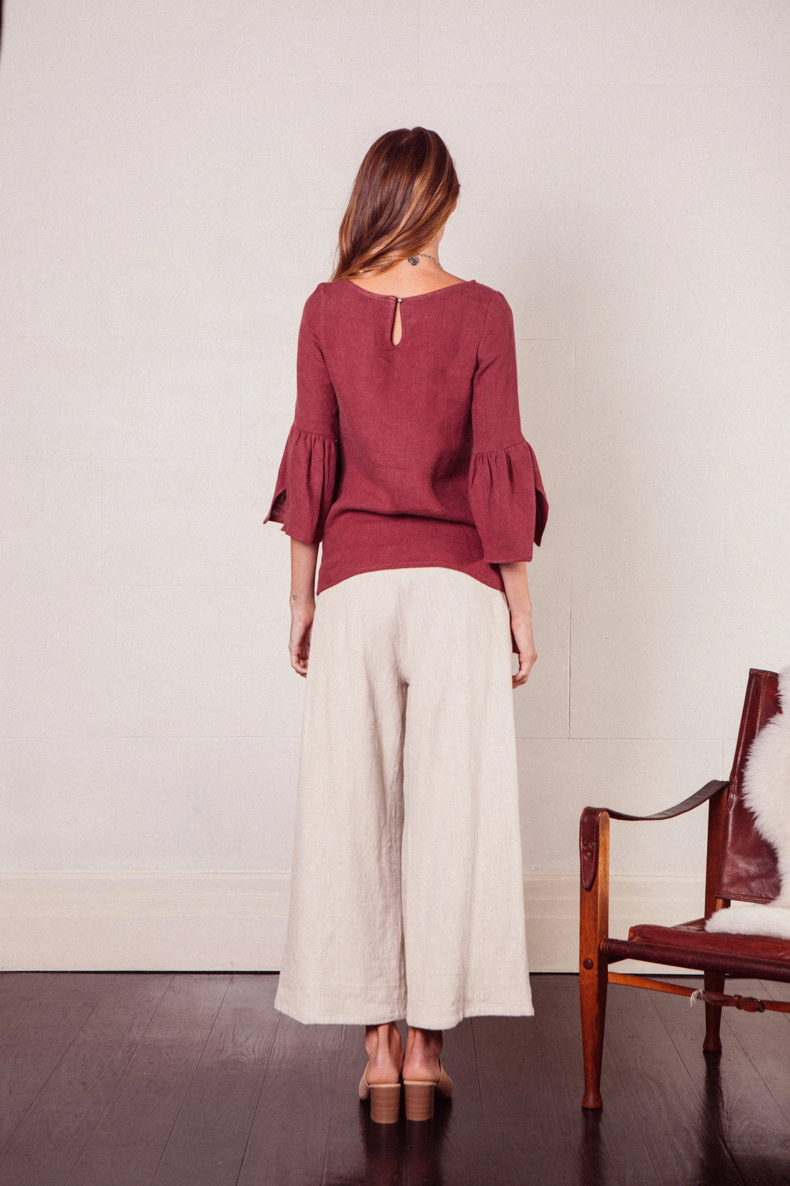Sacred Linen Top in Wine