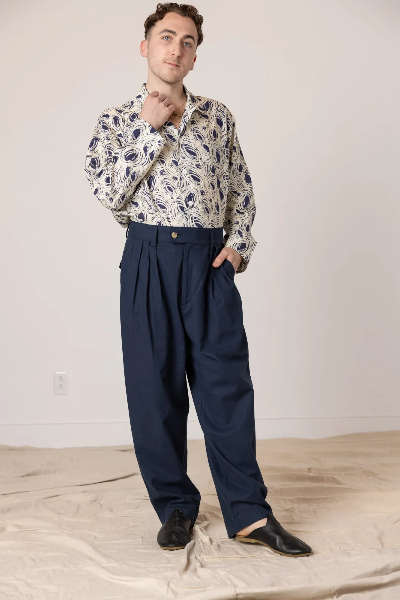 Sol Pleated Trouser - Navy Cotton Linen