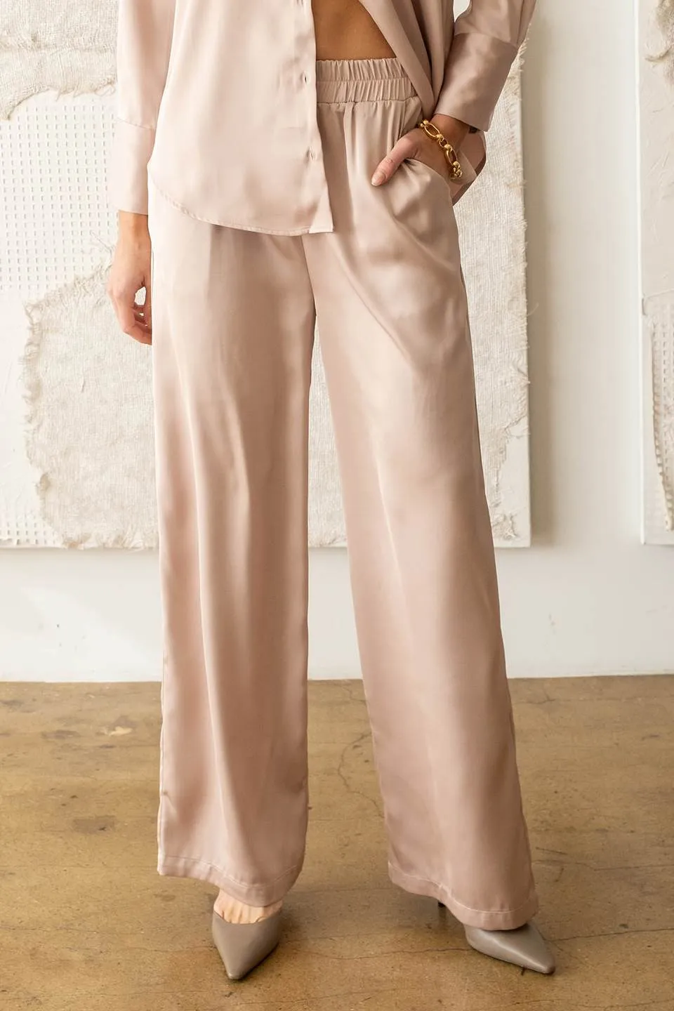 SOLID SATIN WIDE LEG PANTS