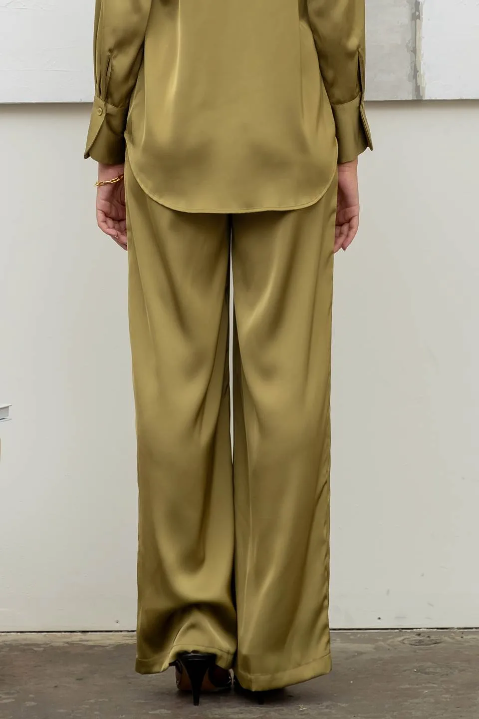 SOLID SATIN WIDE LEG PANTS