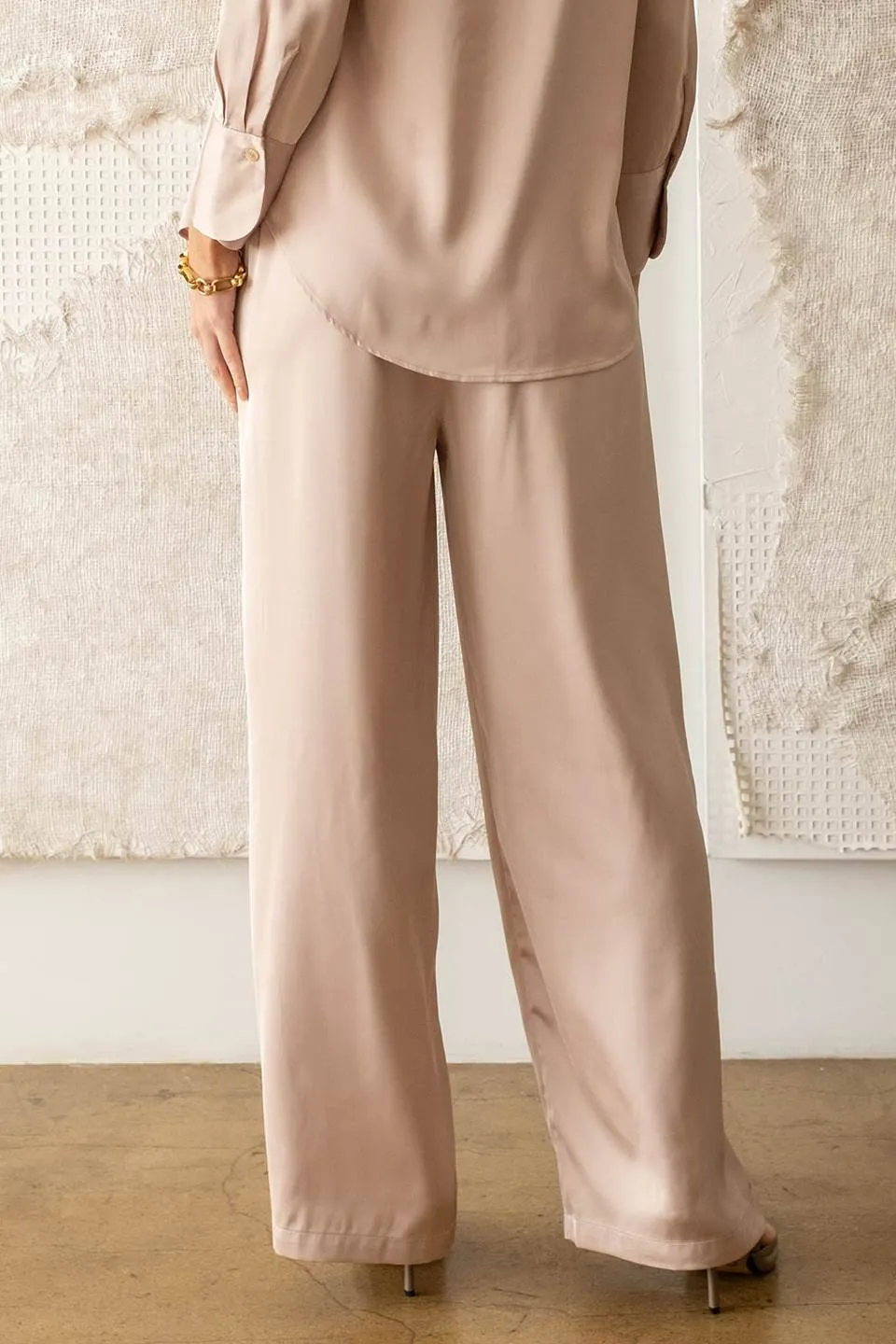 SOLID SATIN WIDE LEG PANTS