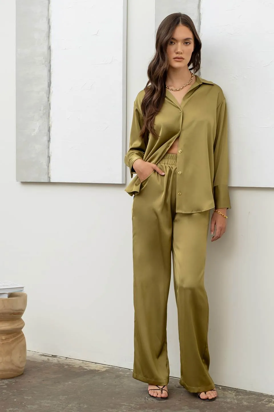 SOLID SATIN WIDE LEG PANTS