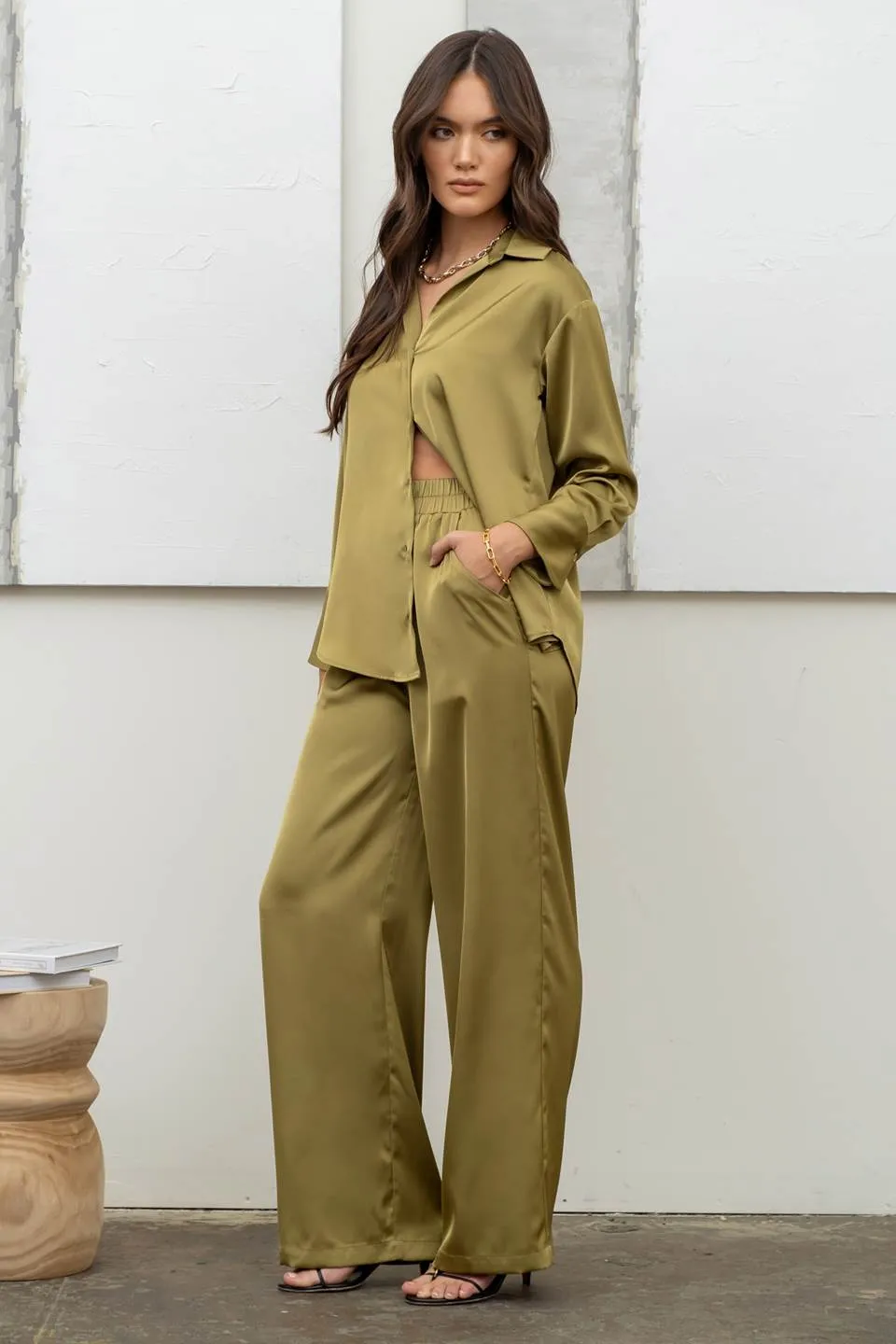 SOLID SATIN WIDE LEG PANTS