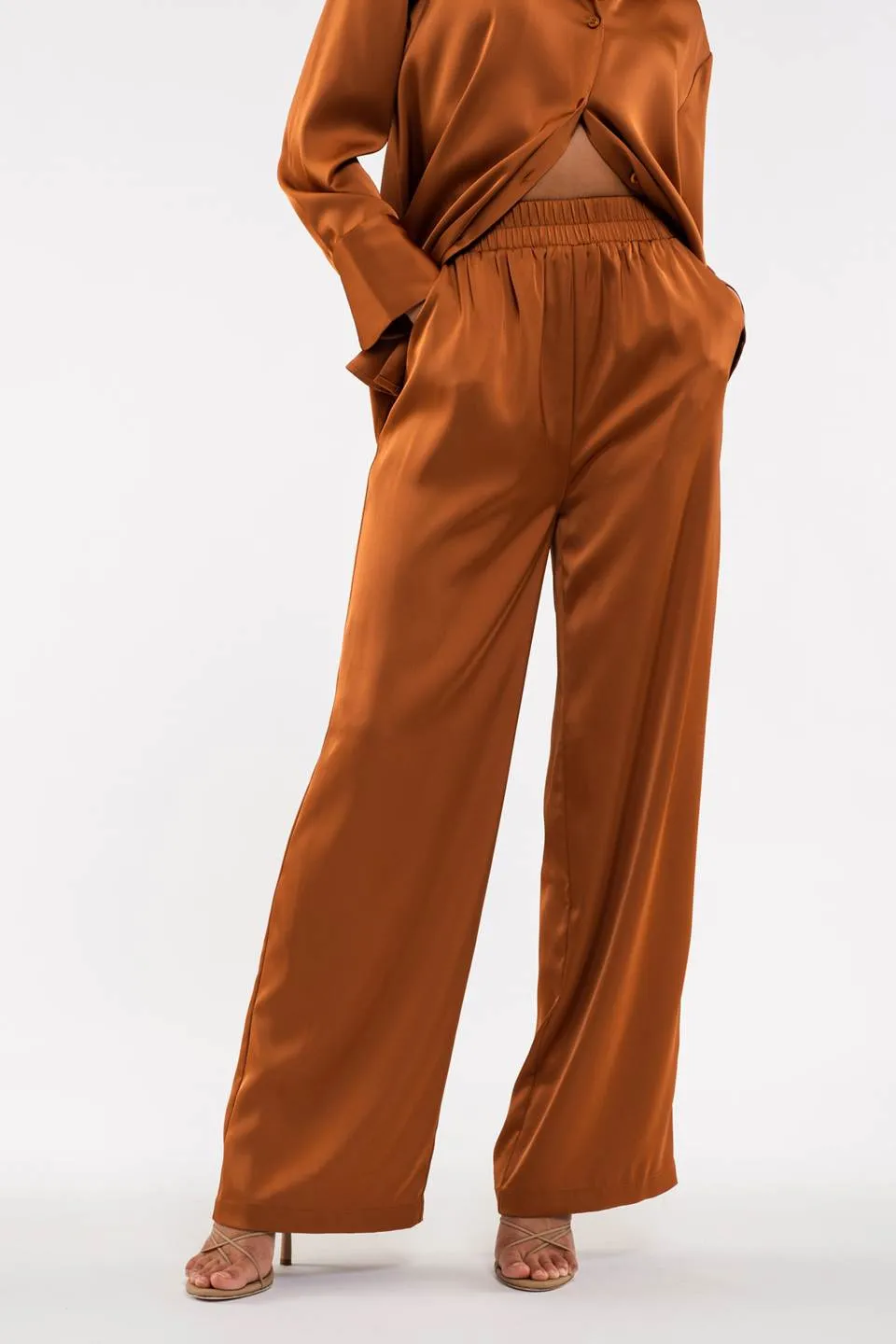 SOLID SATIN WIDE LEG PANTS