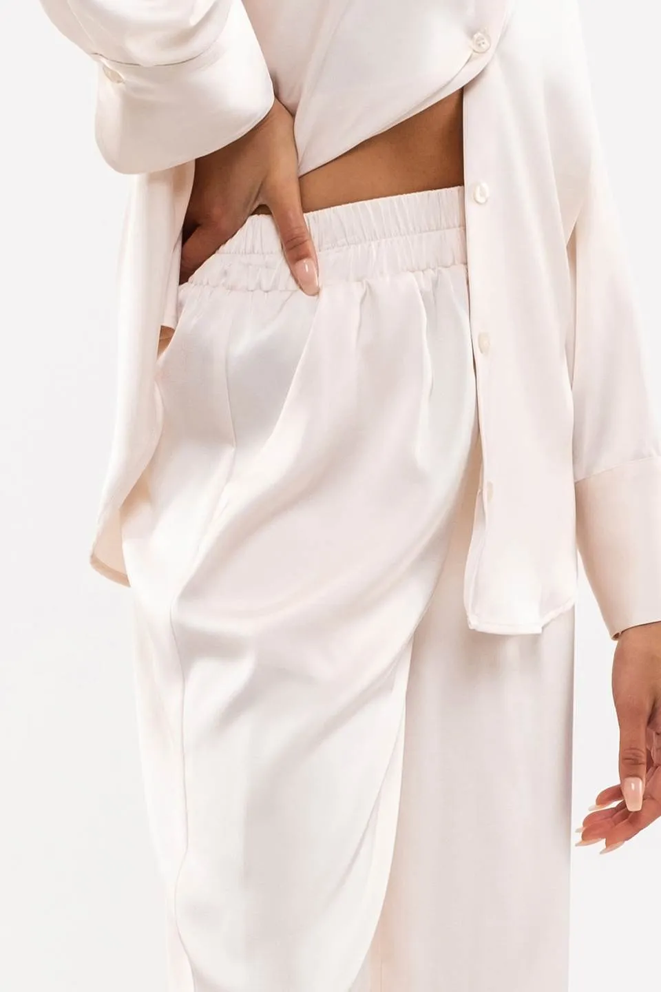 SOLID SATIN WIDE LEG PANTS