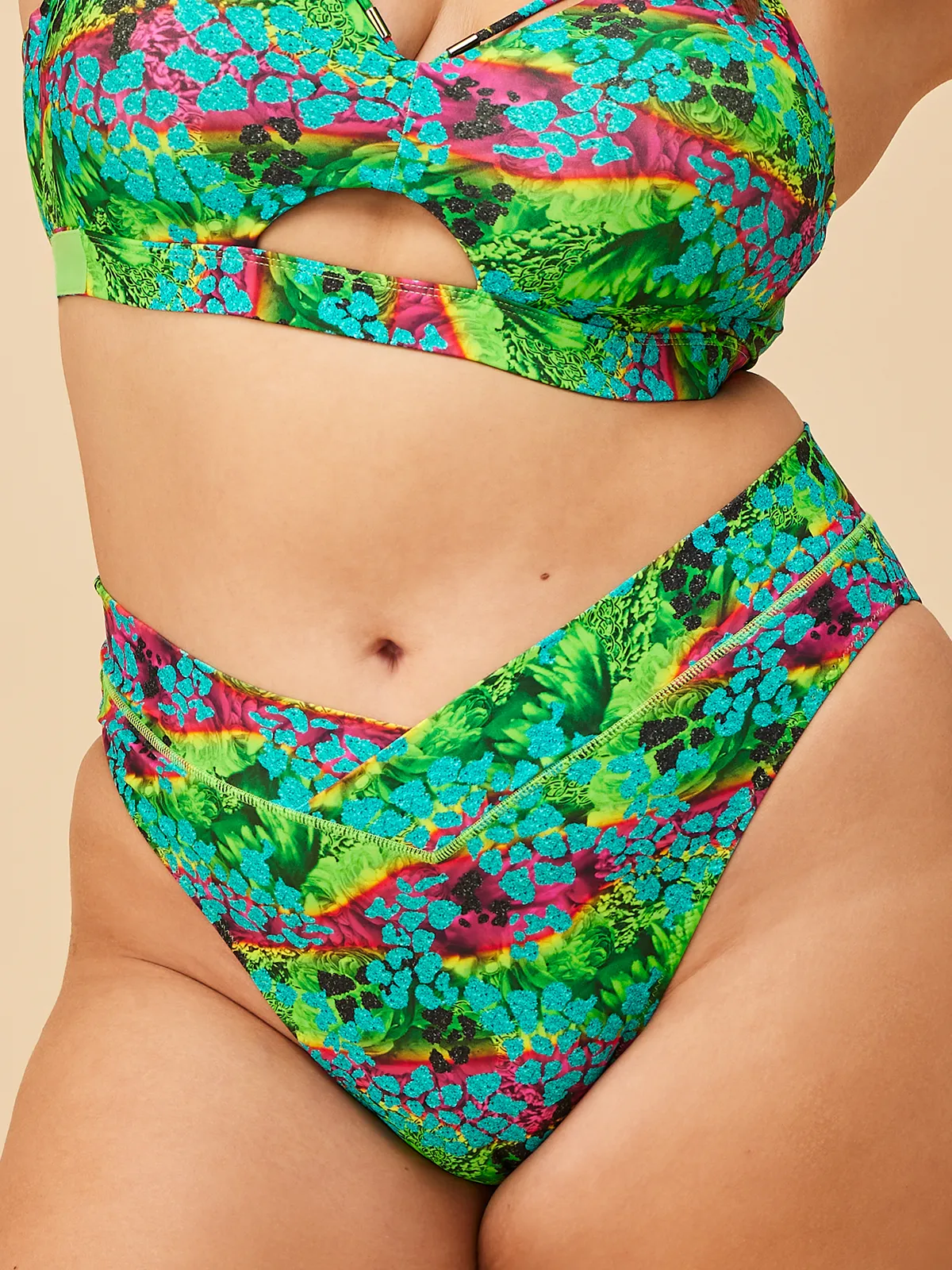 V High Waist Bottom