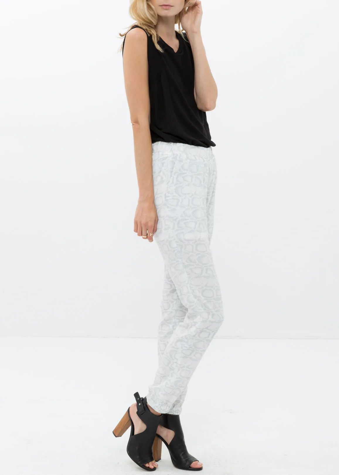 Women'S High Waist Printed Pants In Ivory Silver