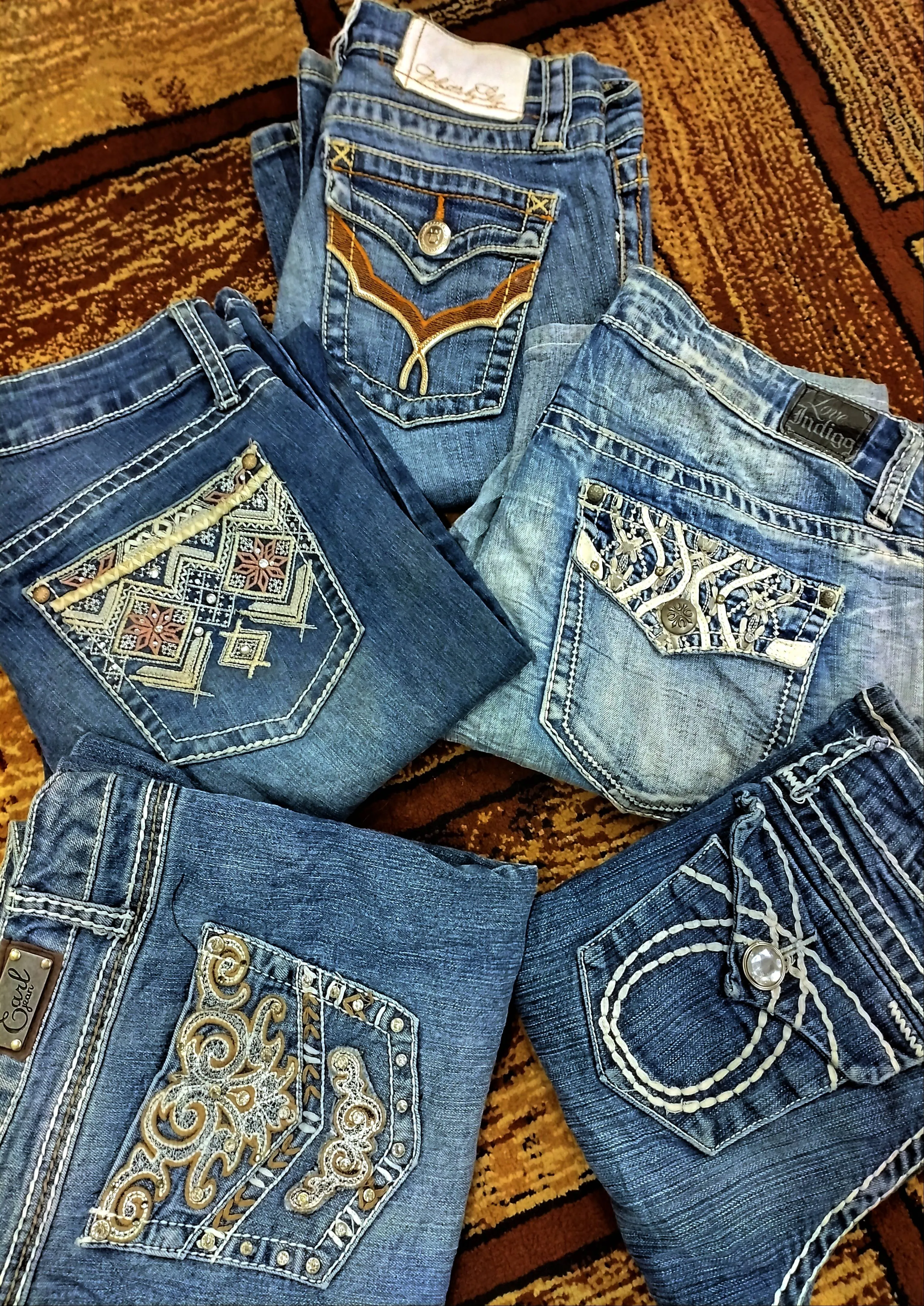 Y2K Embroidered Ladies Fasion Jeans & Flappers - 100  Pcs